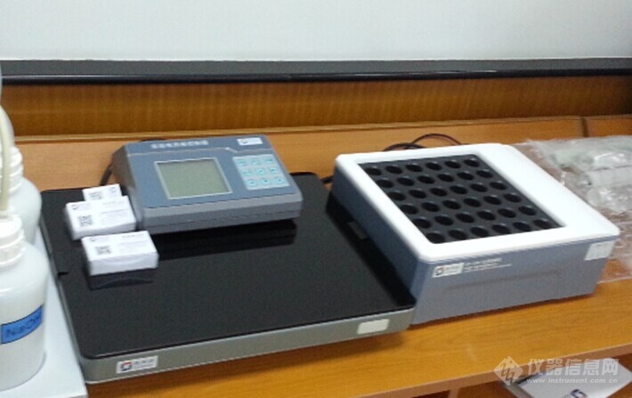 交流會上，格丹納儀器展示了自主研發的HT-300實驗電熱板、DS-360智能石墨消解儀