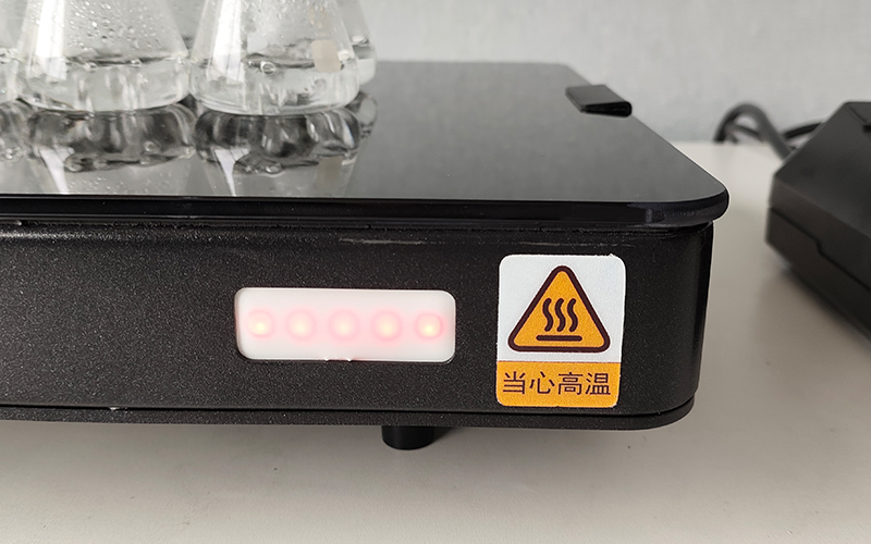 陶瓷加熱板：實驗室加熱的高效解決方案